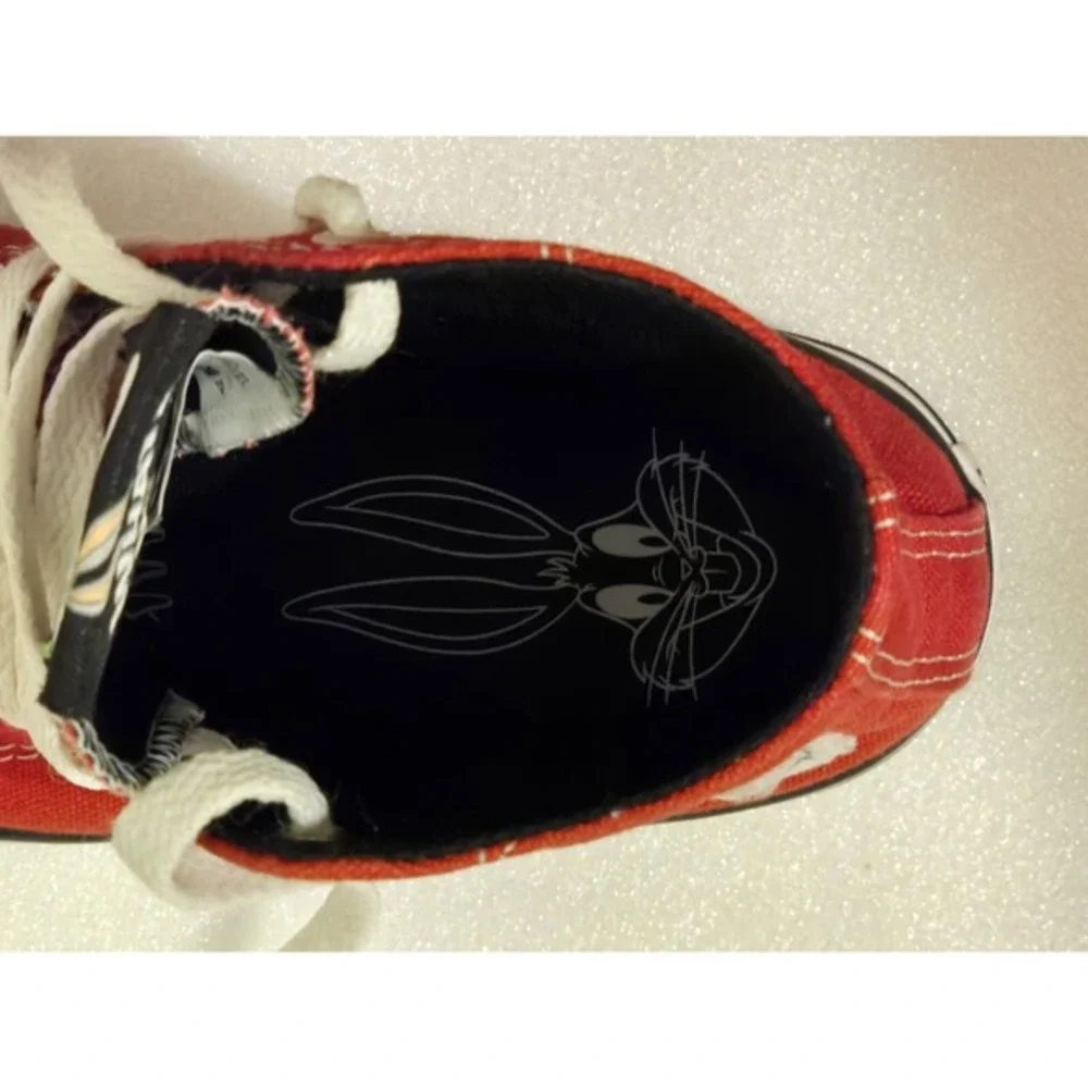 CONVERSE All Star Chuck Taylor‎ Red Bugs Bunny Looney Tunes High Top Kids Size 2